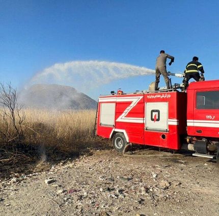 مهار آتش سوزی در حاشیه پارک ملی دریاچه ارومیه