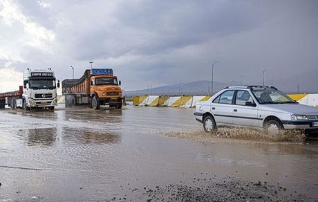 هشدار هواشناسی: ادامه بارش‌های پراکنده در برخی نقاط تا فردا/ سه‌شنبه آسمان کشور آفتابی است
