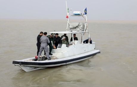 پیدا شدن جسد یکی از مفقودین کشتی غرق شده در اروندرود