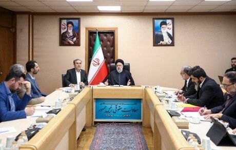 در دفاع از حقوق ملت ایران و مواجهه با کشورهای زورگو رویکرد تهاجمی داشته باشید