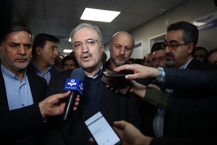 وزیر بهداشت: ورود مسافران چینی به ایران منوط به داشتن کارت سلامت شد