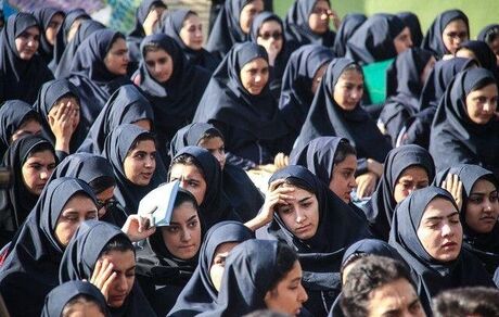 چگونه باید بهداشت بلوغ را به دختران آموزش داد؟