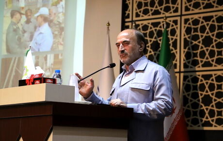 رئیس سازمان مدیریت بحران کشور: وضعیت انبارهای امدادی مطلوب نیست / همه سازمان‌ها در کنار هلال احمر باشند
