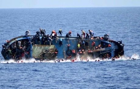 قایق مهاجران در آب‌های تونس غرق شد / ۱۰ نفر ناپدید شدند