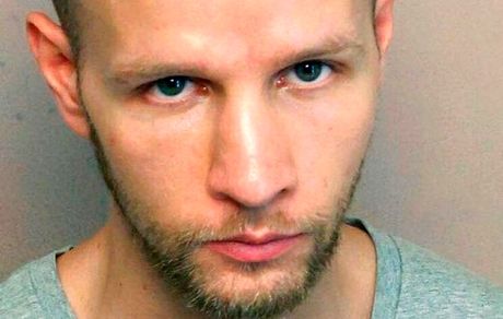 محکومیت افشاگر اطلاعات حملات پهپادی به ۴۵ ماه زندان