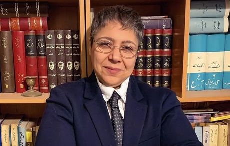 عکسی جدید از مازیار لرستانی با کت، شلوار و کراوات