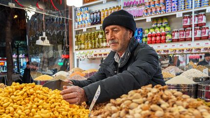 برگزاری جشنواره فروش فوق‌العاده اصناف ویژه شب یلدا