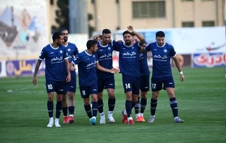 گل گهر سیرجان صدرنشین موقت لیگ برتر فوتبال شد