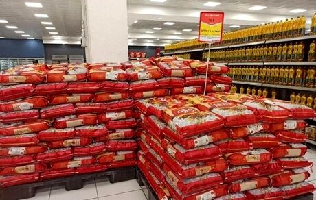ترخیص و توزیع ۲۴۰۰ تن برنج وارداتی از بندر شهید رجایی