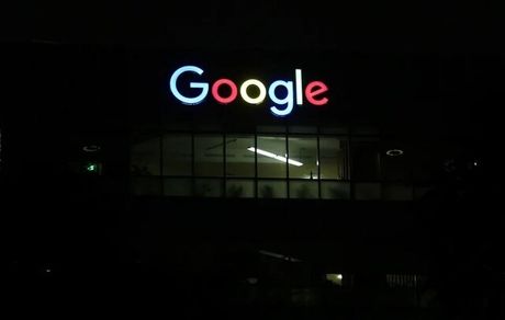 دولت آمریکا کاربرانی را که جست‌وجوی خاصی در گوگل انجام می‌دهند ردیابی می‌کند