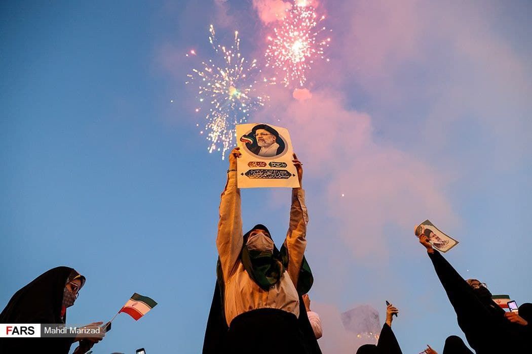 جشن پیروزی طرفداران سیدابراهیم رئیسی در قم، تهران و مشهد