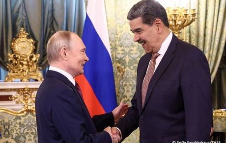 پوتین از مادورو حمایت کرد