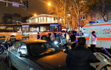 مصدومیت ۳ آتش نشان بدلیل تصادف یک اتوبوس و ماشین آتش نشانی