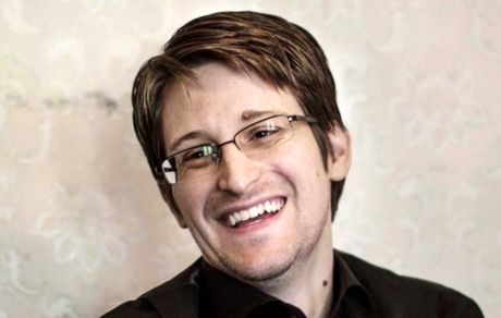 اعطای پناهندگی دائم روسیه به افشاگر جنجالی