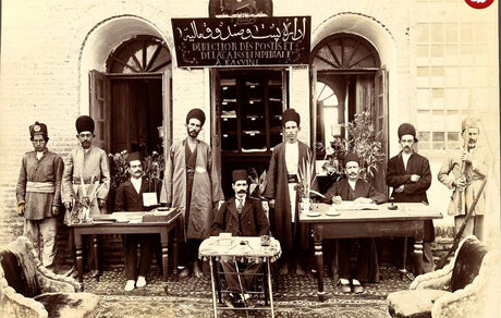 ژست جالب کارمندان ایرانی در یک قرن قبل