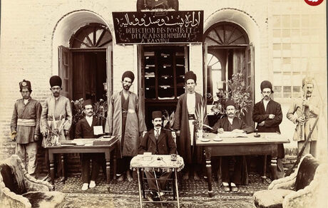 ژست جالب کارمندان ایرانی در یک قرن قبل