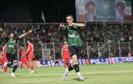 خیبر با شکست پرسپولیس، هاشمیان را وارد بحران کرد