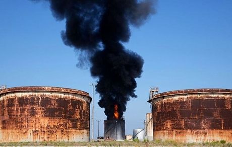 آتش‌سوزی یک پالایشگاه نفت در لبنان / وزیر انرژی: آتش مهار شد