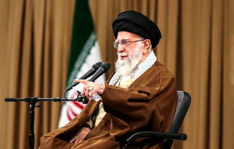 یکشنبه، جمعی از کارگزاران حج و زائران بیت‌الله الحرام کشورمان با رهبر انقلاب دیدار می‌کنند