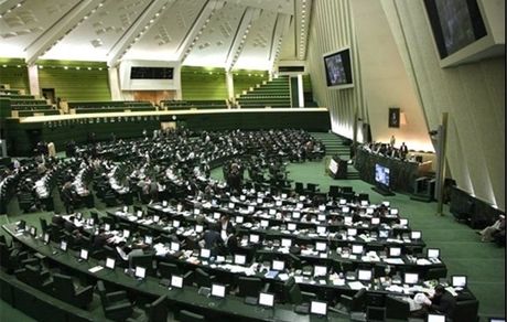 تعیین ۹ درصدی نرخ مالیات و عوارض کالاها و خدمات
