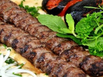 ثبت طولانی‌ترین کباب ایران در اولین جشنواره جامع غذاهای محلی یزد