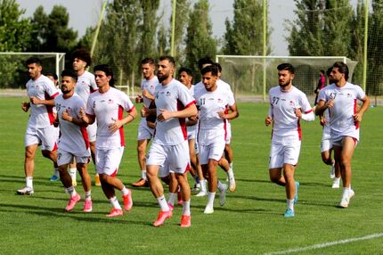 تمرینات تراکتور، یک هفته تعطیل شد