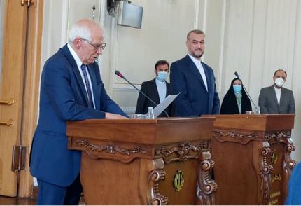 عذرخواهی وزیرخارجه از خبرنگاران‌