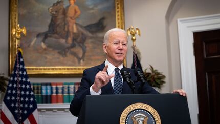 بایدن در فرمانی نفت و گاز روسیه را تحریم کرد