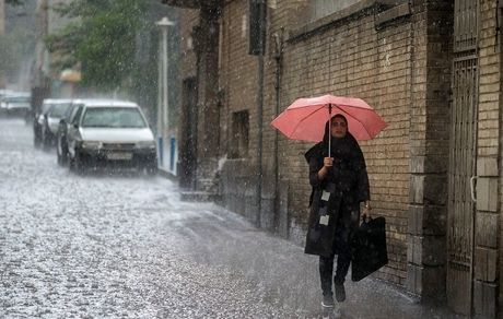 هشار هواشناسی: باد و باران در جنوب کشور/از توقف در حاشیه رودها پرهیز کنید