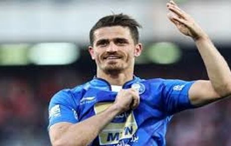 وریا غفوری به همراه همسر و پسرش در اکران فیلم «آبی به رنگ آسمان»