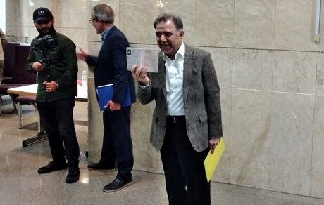 نام نویسی وزیر راه و شهرسازی دولت روحانی برای انتخابات ریاست جمهوری