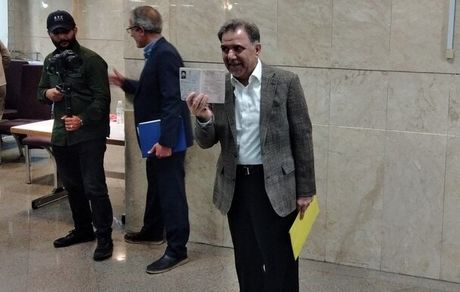 نام نویسی وزیر راه و شهرسازی دولت روحانی برای انتخابات ریاست جمهوری