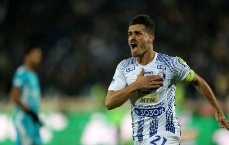 انتقاد تند غقوری: مدیر استقلال تعطیل است/ وزیر پاسخگو باشد/ از استرا ناراحت هستیم