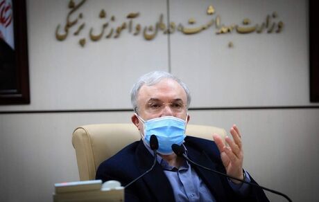 نمکی: ایران در تحریم با دست‌های بسته در اقیانوس کرونا شنا می کند