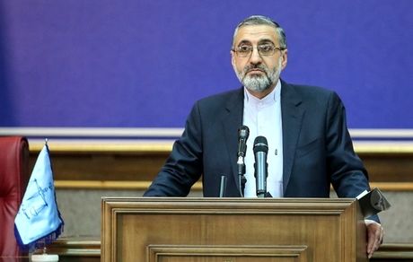 بانک‌ها حق تعطیلی واحدهای تولیدی و بیکاری کارگران را ندارند