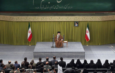 لزوم آگاهسازی دانش‌آموزان با افتخارات ملی و خطرها و دشمنی‌ها / جوانان باید منطق شعار مرگ بر آمریکا و مرگ بر رژیم صهیونیستی را بدانند
