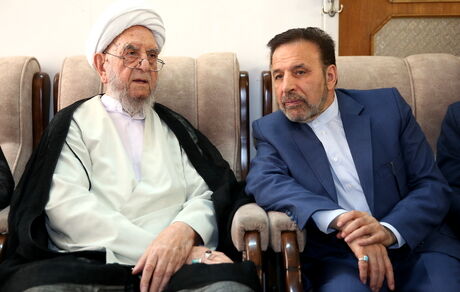 آیت‌الله امینی در بیمارستان بستری شد