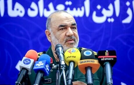 فرمانده کل سپاه: دشمنان مسیر زوال را طی می‌کنند