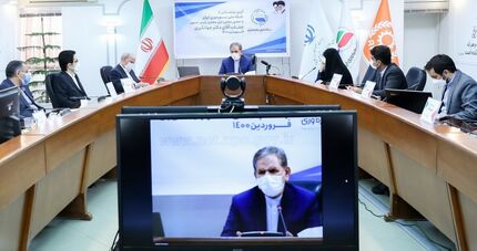 انتقاد جهانگیری از نبود بهره‌وری در کشور / برخی دستگاه‌های خط تولید نساجی عمر ۵۰ ساله دارند