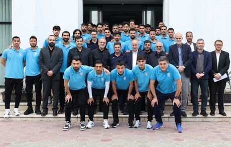 رئیس جمهور در جمع ملی پوشان: آنچه ماندگار خواهد بود، روحیه جنگندگی، شرافت در رقابت و حفظ عزت ملی است