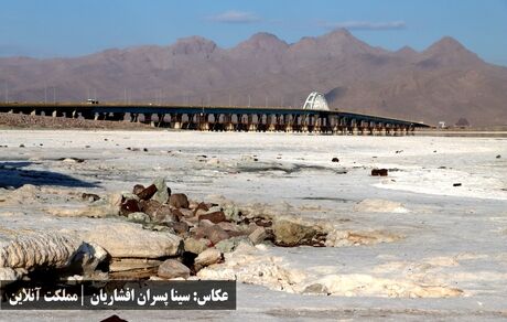 سازمان فضایی ایران، پل میان‌گذر را یکی از دلایل خشک شدن دریاچه ارومیه اعلام کرد