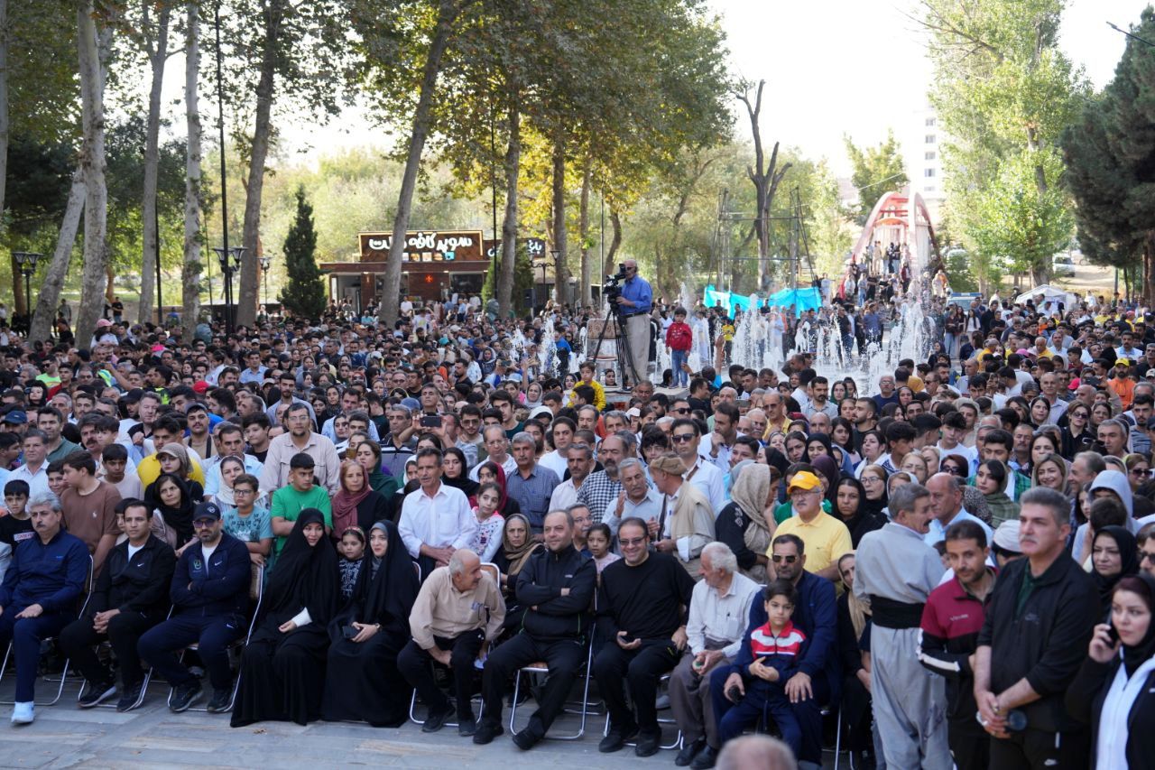 همایش بزرگ پیاده روی خانوادگی شهرستان مهاباد
