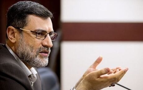  اجبار صادرکنندگان به تحویل ارز صادراتی زیر قیمت بازار، دلیل التهابات اخیر است 