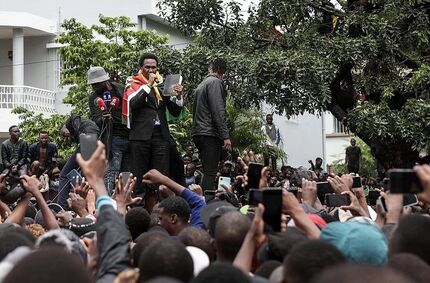 مناقشه بر سر انتخابات موزامبیک / نامزد شکست خورده برای مذاکره اعلام آمادگی کرد