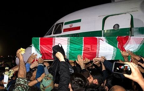 پیکر سپهبد قاسم سلیمانی وارد تهران شد