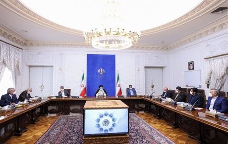 تاکید رئیس‌جمهور بر استمرار اقدامات حمایتی دولت برای رفع فقر مطلق