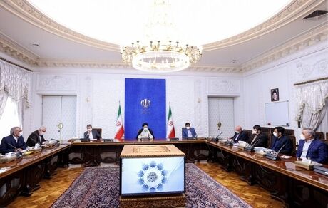 تاکید رئیس‌جمهور بر استمرار اقدامات حمایتی دولت برای رفع فقر مطلق