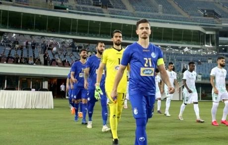 


بازیکنان استقلال: برای بازی با تراکتور آماده نیستیم
