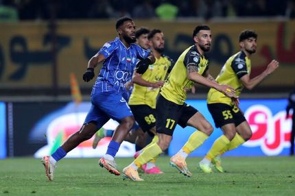 استقلال در اصفهان، صدرنشین دور رفت را شکست داد / پایان نیم فصل با سومی آبی‌ها