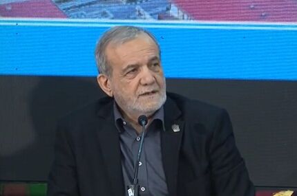 پزشکیان: انگیزه ما خدمت است، نه منفعت / از برخی نارسایی‌ها واقعاً شرمنده‌ایم